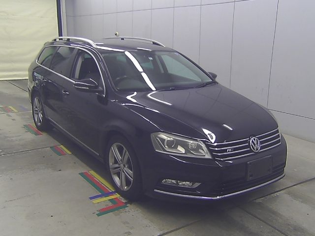 70042 Volkswagen Passat variant 3CCAX 2014 г. (Honda Kansai)